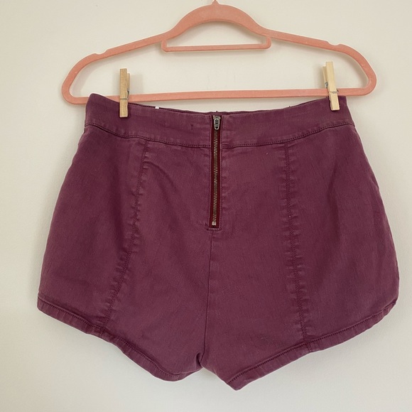 Urban Outfitters Zip Back Shorts - Picture 2 of 4